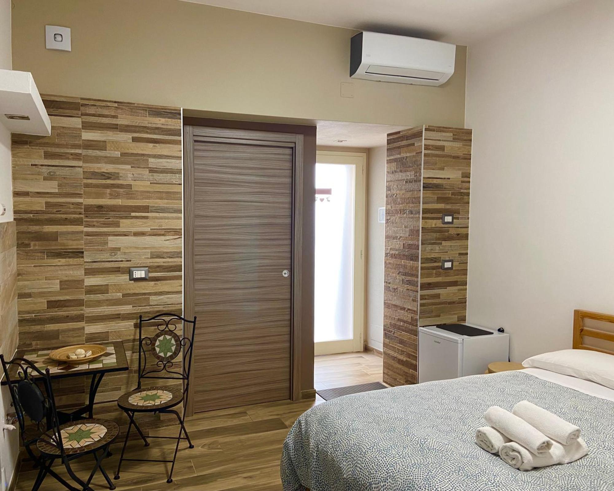 Annette Rooms Bari Exterior photo
